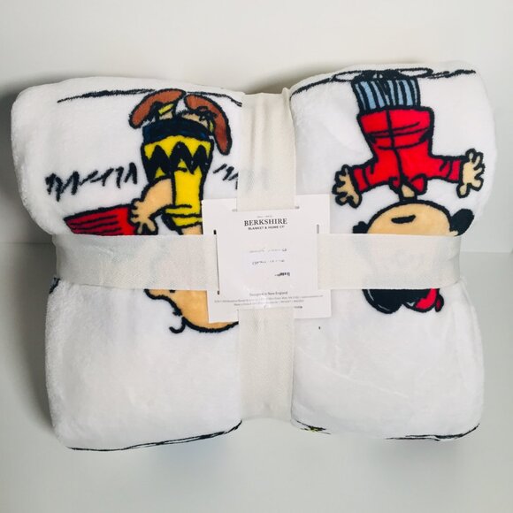 Snoopy Peanuts Velvet soft Throw Blanket Berkshire Fleece - Picture 3 of 5